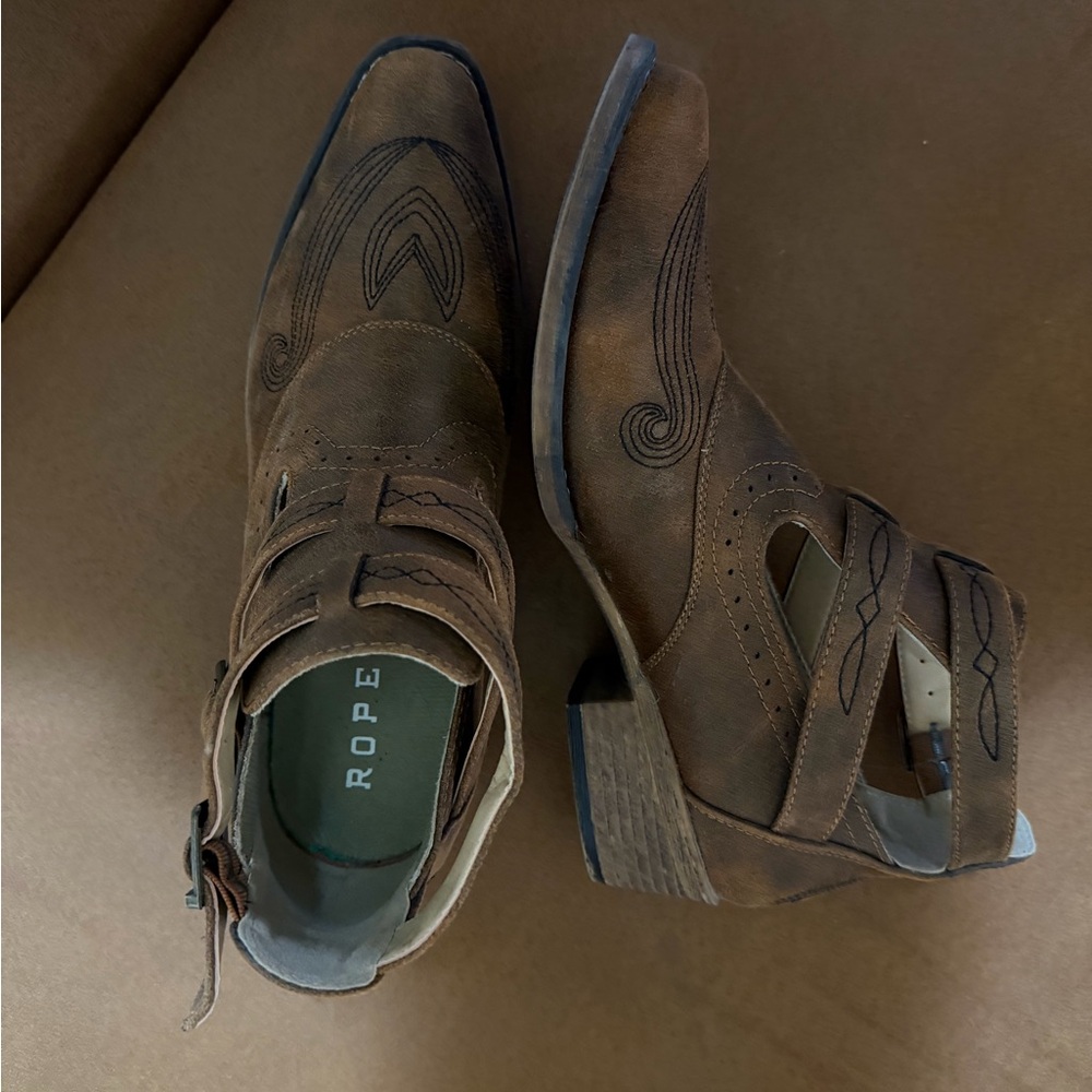 Roper Brown Western Ankle Boots